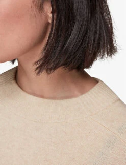 Whistles Crewneck Knitted Cashmere Jumper -Whistlkes Style R03899987 CREAM ALT04