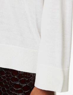 Bottega Veneta V-neck Relaxed-fit Wool Top -Whistlkes Style R04159944 CHALK ALT05