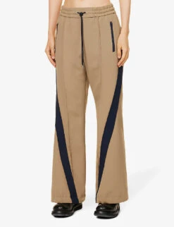 Sacai Technical Contrast-panel Straight-leg Mid-rise Woven Trousers -Whistlkes Style R04180386 BEIGE ALT02