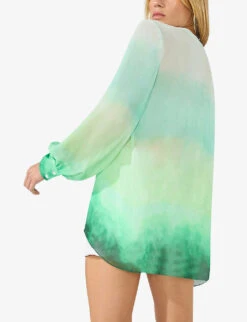 V-neck Gradient-pattern Woven Shirt -Whistlkes Style R04185913 GREEN ALT02